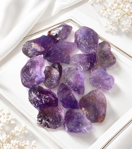 Cristaux bruts d'améthyste naturelle – Pierre précieuse de quartz violet non polie, naturelle et brute - Product Image 2