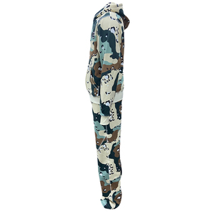 Conjunto de chándal de dos piezas de tela sostenible con camuflaje personalizado para hombre, pantalones cargo de carpintero y conjunto de chándal con cremallera y camuflaje RealTree. - Product Image 2