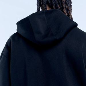 เสื้อฮู้ดดี้ผู้ชายสีดำกลางคืนแบบขายส่ง OEM สกรีนโลโก้ได้ตามสั่ง ทรงหลวม ผ้าคอตตอนผสม ระบายอากาศได้ดี เหมาะสำหรับออกกำลังกายและสวมใส่ลำลอง - Product Image 5