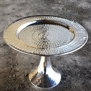 Support de gâteau en métal martelé, plaqué argent, de forme ronde, pour la décoration de table lors de mariages et d'anniversaires - Product Image 1
