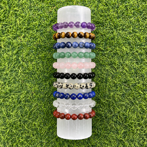 Soporte de pulsera de selenita natural de 6 pulgadas, cilindro de cristal satinado pulido para exhibir pulseras y cargar cristales. - Product Image 2
