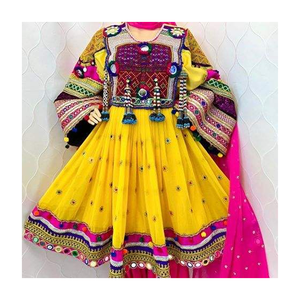 Robe ethnique afghane pour femmes, longue, avec broderie tribale détaillée faite à la main - Product Image 1