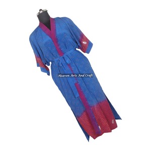 KL018 Kimono long en soie style bohème, robe d'été, cache-maillot de bain en soie, vente en gros, sari vintage, kimono long vintage - Product Image 1
