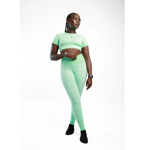Ensemble de leggings taille haute vert menthe pour femme avec crop top à manches courtes, coupe skinny longue, respirant, pour le yoga - Product Image 1