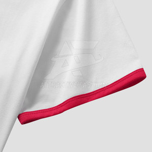 Camiseta Moderna Esencial con Cuello Redondo que Ofrece un Ajuste Relajado y un Estilo Contemporáneo - Product Image 6