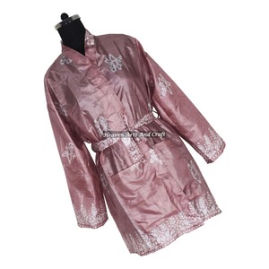 KS011 Kimono Corto de Seda Bohemio Vintage, Estilo Boho Gitano, Hecho con Seda de Sari Reciclada, Túnica Corta, Ropa de Dormir para Mujer - Product Image 6