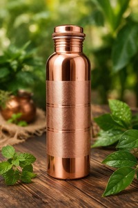 Botella de agua compacta de cobre, tamaño práctico para bolsos, escritorios de oficina, sesiones de gimnasio, viajes y actividades al aire libre. - Product Image 4