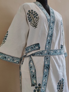 Bata Kimono de Algodón Estampada a Mano con Borde Floral Paisley Azul, Estilo Jaipuri Boho, Ajuste Holgado, para Spa, Hotel, Resort, Venta al por Mayor para Adultos - Product Image 4