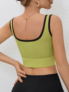 Soutien-gorge de sport côtelé en microfibre pour femme, avec coutures plates, panneau latéral contrastant et coussinets amovibles - Product Image 5