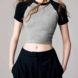 T-shirt court pour femme, manches courtes, col rond, couleur unie, décontracté, respirant, séchage rapide, tricoté, 100% coton - Product Image 6