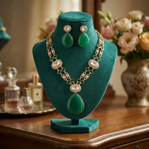 À la mode Moissanite Doublet Plaqué Or Pierre Look Collier Ensemble Boucles D'oreilles pour Femmes Designer Bijoux pour Mariage et Fête Porter - Product Image 1