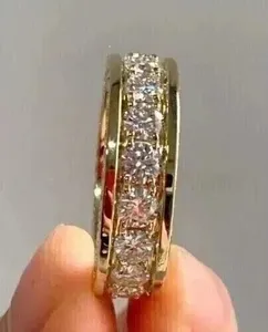 แหวนแต่งงานแบบ Eternity สำหรับทั้งชายและหญิง ประดับเพชรแท้ Moissanite 2.40 กะรัต ทรงกลม เงินแท้ชุบทองคำขาว ประดับเพชรแบบ Pave Setting - Product Image 3