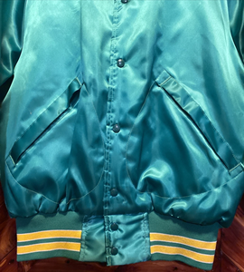 Veste bomber en satin de qualité supérieure, veste de sport varsity pour homme, tissu satiné, boutons sur le devant, veste Letterman brodée - Product Image 3