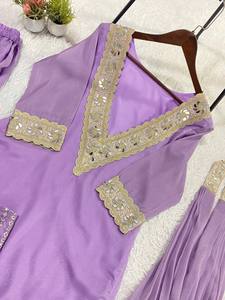 Conjunto de Salwar Kameez de Seda Rosa Bordado hasta el Suelo con Trabajo de Espejos Reales para Bodas y Reuniones Familiares - Product Image 2