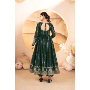 Beautiful Anarkali Suit for Parties XS Size with Pendant and Dupatta - Product Image 5