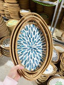 Plateau en rotin de qualité supérieure avec incrustations de nacre pour la décoration de table, le rangement et la présentation, fabriqué au Vietnam - Product Image 2