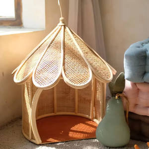 Una cabaña de mimbre para muñecas. Una casa para juguetes. - Product Image 2