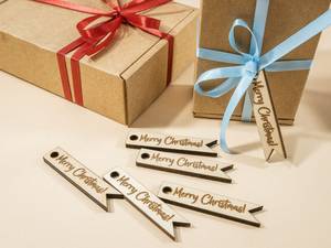 Etiquetas de Regalo de Navidad de Madera, Feliz Navidad, Grabadas, Forma Irregular, Decoración Navideña, Uso en Mesa - Product Image 1