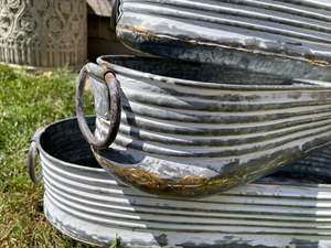 <b>Galvanised</b> Zinc Whitewash Long Ribbed Planter <b>Trough</b> Outdoor Garden Pot metal planters Galvanized metal planter with handle - Product Image 3