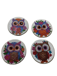 Premium Handwork Perlé Broderie Crabe Conception Quatre Ensemble Dessous De Verre Fantaisie Élégant Pour Designer De Luxe Thé Table Décor Dernier Choix - Product Image 3