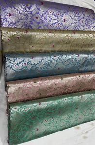 ผ้าไหมโบรเคดโพลีเอสเตอร์ 100% หรูหรา ประดับด้วยลายทองคำแบบซารี  ทออย่างประณีต เป็นมิตรกับสิ่งแวดล้อม น้ำหนักปานกลาง เหมาะสำหรับงานแต่งงาน - Product Image 5