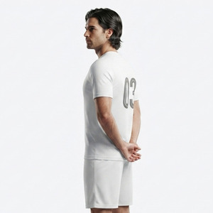 Ensemble de maillot de football à col rond pour hommes, uniforme d'équipe de football premium pour hommes, maillot de football 100% polyester avec ensemble de shorts - Product Image 3