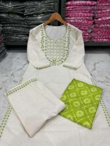 Conjunto de traje de algodón bordado de la mejor calidad con dupatta, ropa étnica tradicional india para damas, disponible a precio de mercado. - Product Image 5