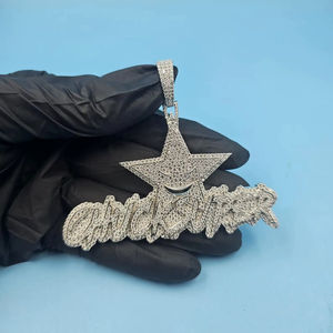 Pendentifs chrétiens personnalisables en argent sterling 925 de qualité supérieure, diamants VVS certifiés IGI, plaqués or, style hip-hop - Product Image 1