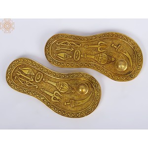 Fait à la main en laiton de 6 pouces Charan Paduka (Khadau) article de décoration de maison indien traditionnel pour cadeaux - Product Image 3
