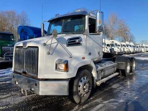 Cabeza tractora diésel 6x4, vehículo comercial de servicio pesado para transporte y logística internacional. - Product Image 5