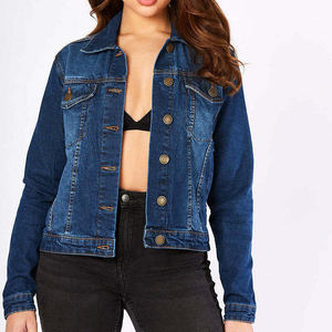 Chaqueta vaquera OEM para mujer, color azul oscuro, precio de fábrica, con bolsillos interiores y cierre de botones, diseñada para mujeres, cómoda para todas las estaciones. - Product Image 1