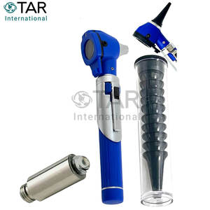 Otoscope de poche compact avec deux embouts de speculum, ampoule de rechange supplémentaire et pochette de protection pour l'examen des oreilles - Product Image 4