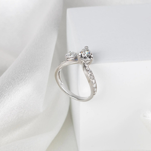 Bague Toi et Moi avec diamant de laboratoire taille poire de 1,80 ct, bague de fiançailles à deux pierres en or blanc 14 carats, bijoux de mariée minimalistes - Product Image 3