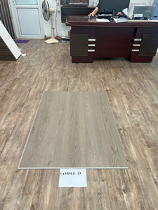 Revêtement de sol en vinyle PVC gaufré moderne Vfloor, système de clic, étanche, à lattes larges, pour usage intérieur et bureaux, rectangulaire, couche d'usure de 0,5 mm, durée de vie 5+ ans - Product Image 3
