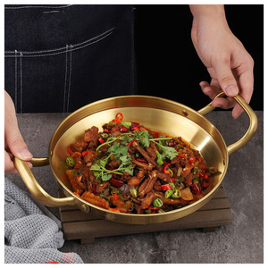 Casserole de service en acier inoxydable avec accents dorés de qualité supérieure et couvercle à maintien de la chaleur - Product Image 1