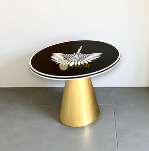 Mesa cilíndrica con incrustaciones de hueso, con finas rayas verticales grises y crema que se extienden continuamente de la parte superior a la parte inferior. - Product Image 6