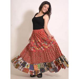 Falda Larga Boho Chic de Algodón con Estampado de Patchwork, Falda Maxi Hecha a Mano para Mujer, Hecha en India - Product Image 4