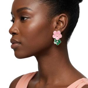 Boucles d'oreilles en or 14 carats, fleurs doubles roses et vertes, bijoux de mode pour femmes, élégantes boucles d'oreilles à fleurs, accessoire cadeau, à porter pour les fêtes - Product Image 5