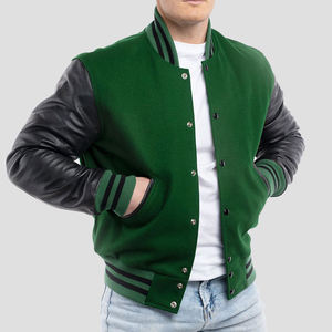 เสื้อแจ็คเก็ตวาร์ซิตี้ชาย สีเขียวและดำ แบบกำหนดเองได้ แจ็คเก็ตเบสบอลทรงบอมเบอร์สำหรับวิทยาลัย แขนหนัง PU ผู้ผลิต OEM - Product Image 1