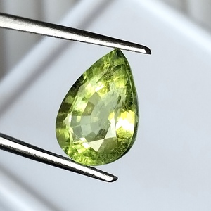 Turmalina Verde Claro Facetada Natural de Zambia, 4.20 Quilates, Corte Pera, Gema Suelta Premium para Joyería - Product Image 3