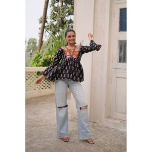 Top con Parches Indio-Pakistaníes, Especial para Navratri - Product Image 1