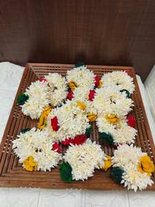 Bracelet de cheveux Gajra léger en tissu indien traditionnel assorti style Jaipur, avec fleurs artificielles, accessoires de mariée pour femmes - Product Image 5