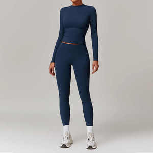 Ensemble de sport pour femme en tricot de spandex et polyester, respirant, sans couture, comprenant un crop top à col rond et un legging d'entraînement - Product Image 3