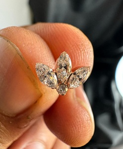 Elegante Pendiente de Loto con Diamante Marquise de 4x2 mm, Diamante Engastado Invisible, Oro Sólido, Piercing Daith, Joyería Delicada para Ella - Product Image 1