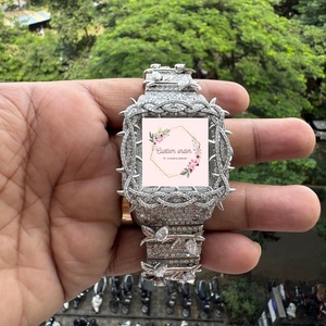 Reloj de Lujo para Hombre, Edición Limitada, Cuadrado, de Acero Inoxidable, 20 mm, con Diamantes Moissanite, Diseño de Trono, Escala con Números Romanos - Product Image 5