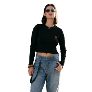 Top Corto para Mujer, Diseño Elegante con Volantes, Material Transpirable y Altamente Elástico, Prenda Esencial para el Guardarropa, Uso Diario - Product Image 1
