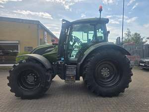 Tractor Valtra A75 Duradero con Excelente Tracción, Transferencia de Potencia Eficiente, Sistema Hidráulico Robusto y Larga Vida Útil - Product Image 3
