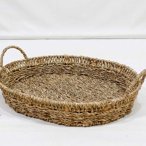 Plateau de service et de rangement rond décoratif en jonc de mer tressé fait main avec poignées en anse haute - Product Image 4