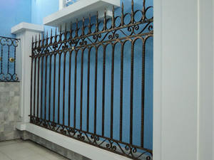 Panneaux de clôture décoratifs en fer forgé thermolaqué, garantie 3 ans pour usage extérieur, solutions de clôture de luxe personnalisées pour villas - Product Image 4