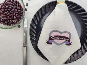 Servilletas de Lino Bordadas Personalizadas, Juego de Servilletas con Nombre Personalizado Hechas a Mano para Cena de San Valentín y Decoración Romántica del Hogar - Product Image 3